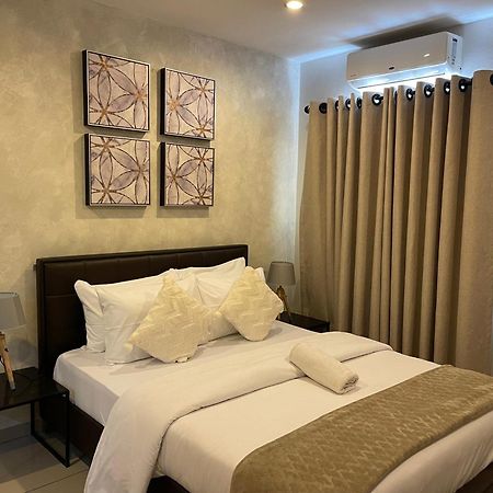 The Gallery Suites By Olive Gold 아크라 외부 사진