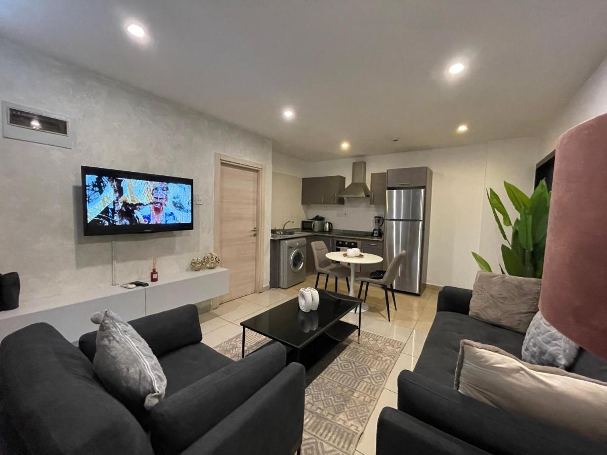 The Gallery Suites By Olive Gold 아크라 외부 사진