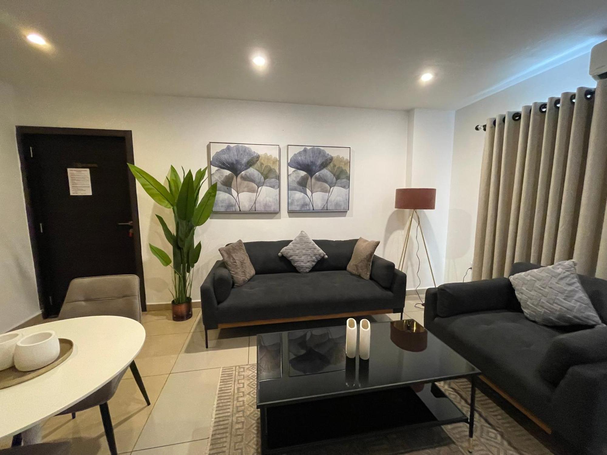 The Gallery Suites By Olive Gold 아크라 외부 사진