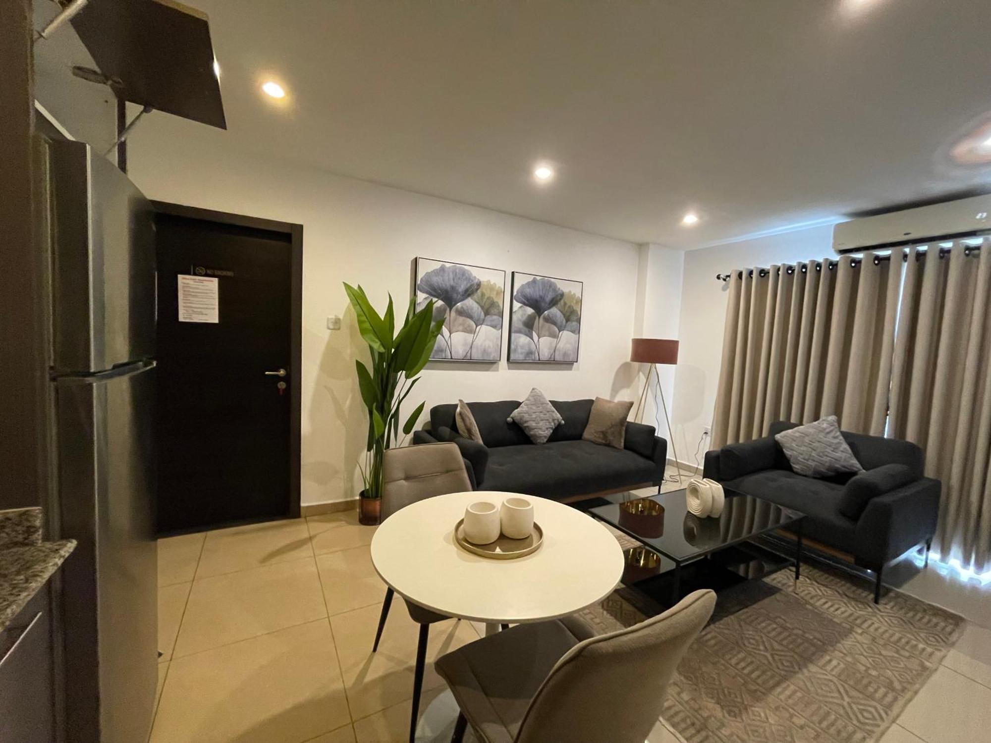 The Gallery Suites By Olive Gold 아크라 외부 사진